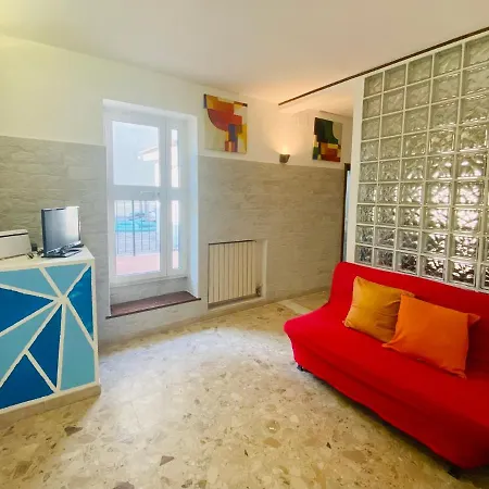 A Casa Di Lucia Savona